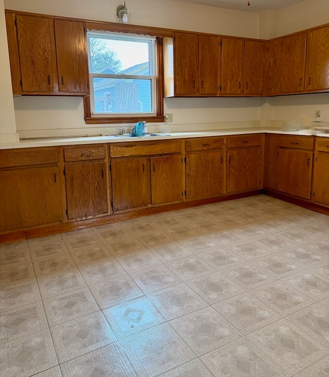 43 Aborn St unit 1, Peabody, MA 01960 - photo 2