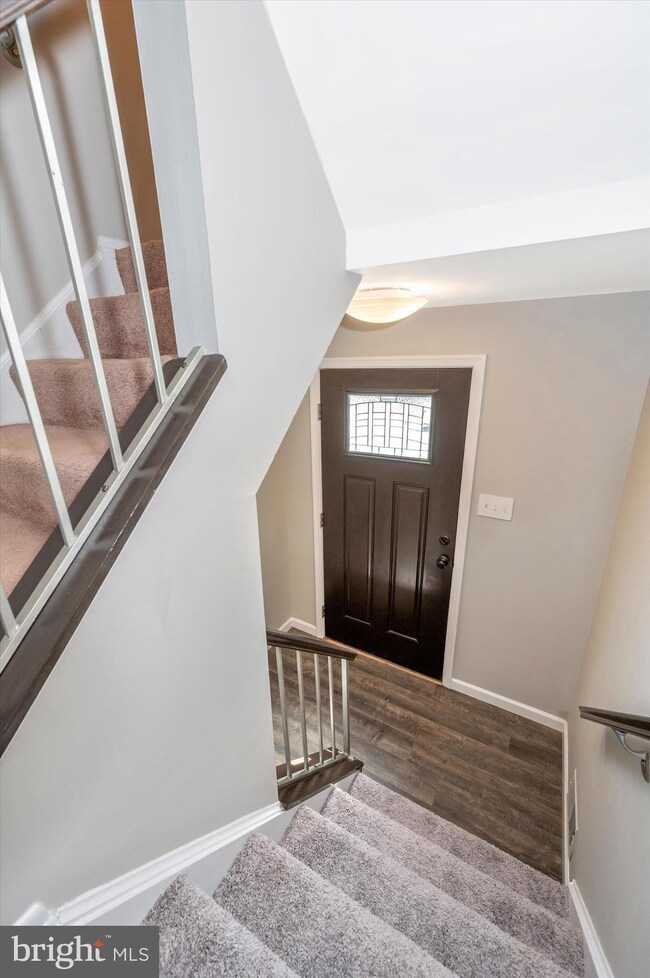 17526 Kohlhoss Rd, Poolesville, MD 20837 - photo 5