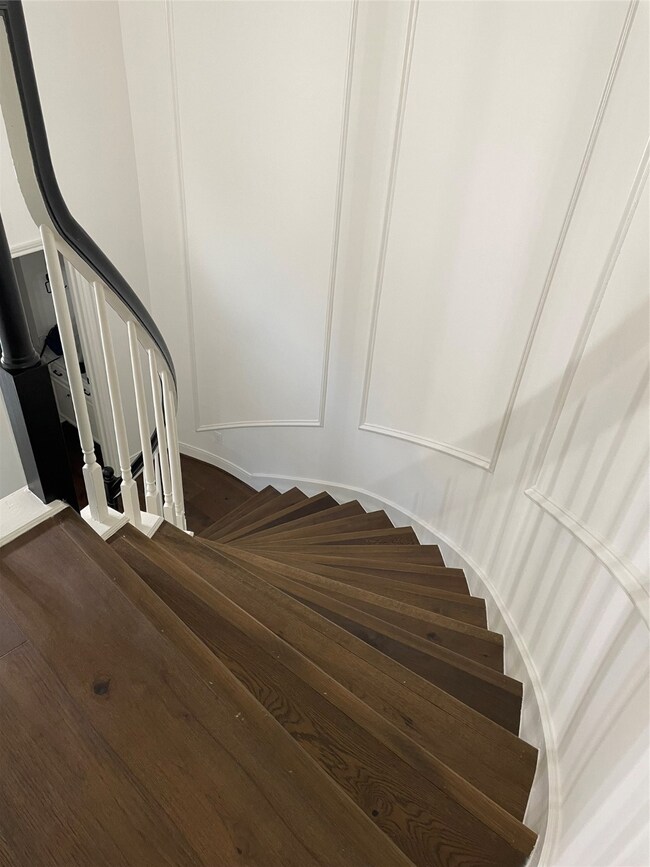 Detail along the stairway adds to the custom archi