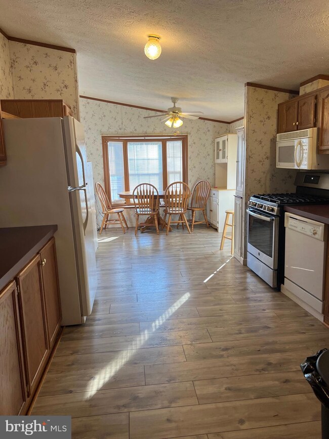 84 Edward Ln, Lothian, MD 20711 - photo 3