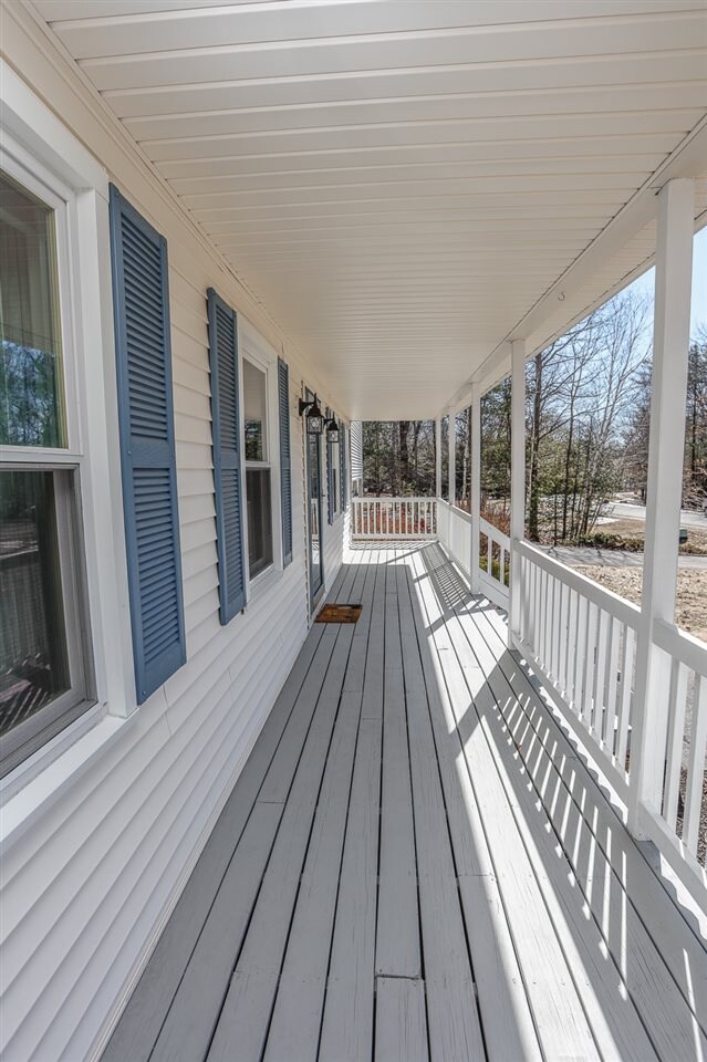 78 Heather Cir, Auburn, NH 03032 - photo 4