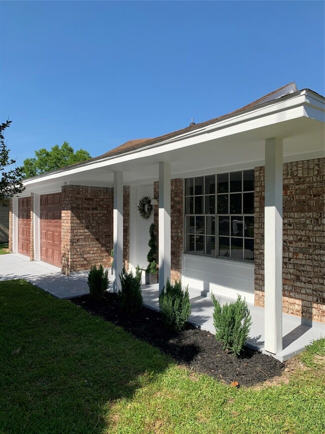 11818 Plum Meadow Ln, Houston, TX 77039 - photo 2