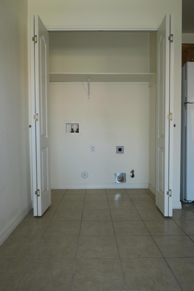 2413 Tremont Ave unit B3, El Paso, TX 79930 - photo 7