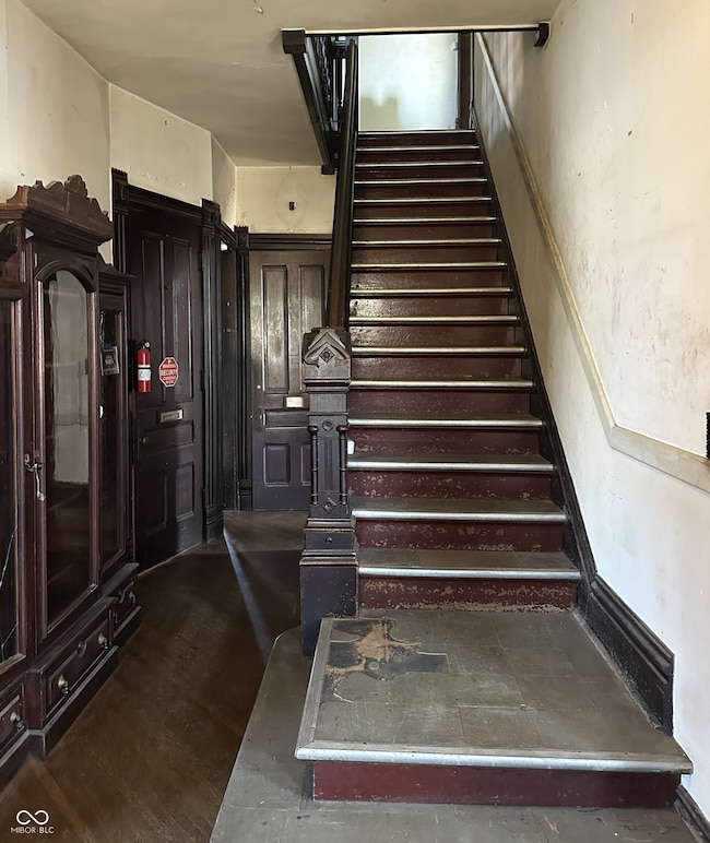 403 W Kirkwood Ave, Bloomington, IN 47404 - photo 2