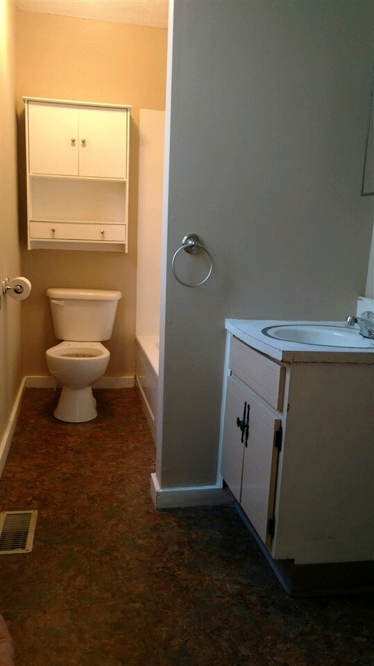 161 E Bow St, Franklin, NH 03235 - photo 7