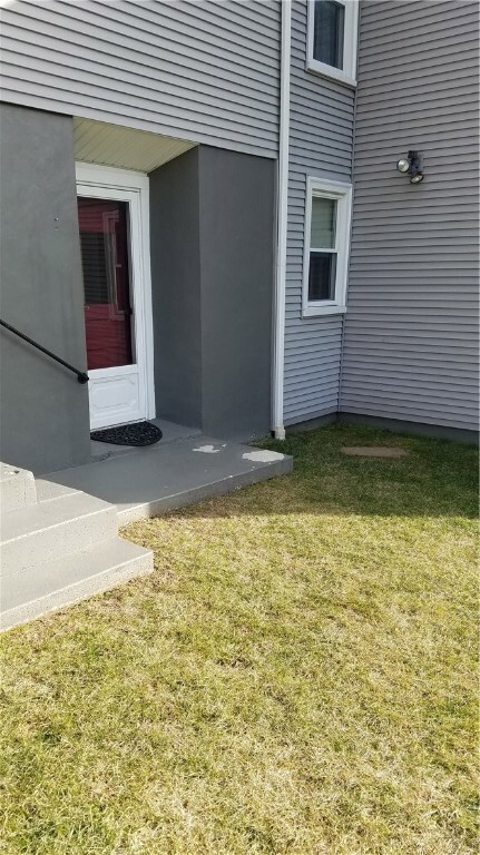 8 Angell St, West Warwick, RI 02893 - photo 4