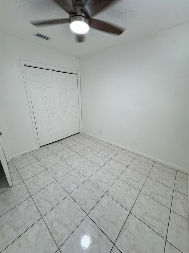 2401 NW 2nd St, Boynton Beach, FL 33435 - photo 7