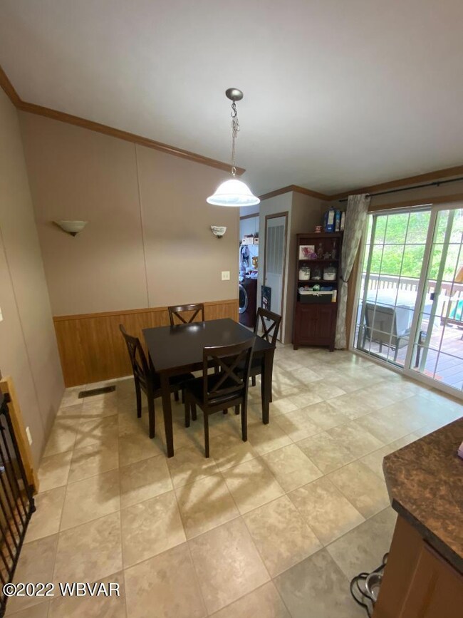 smith, grape st, dining room