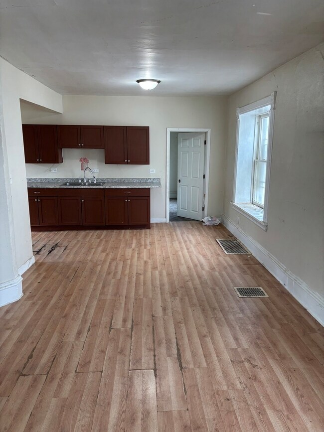 411 Leach Ave, Joliet, IL 60432 - photo 2