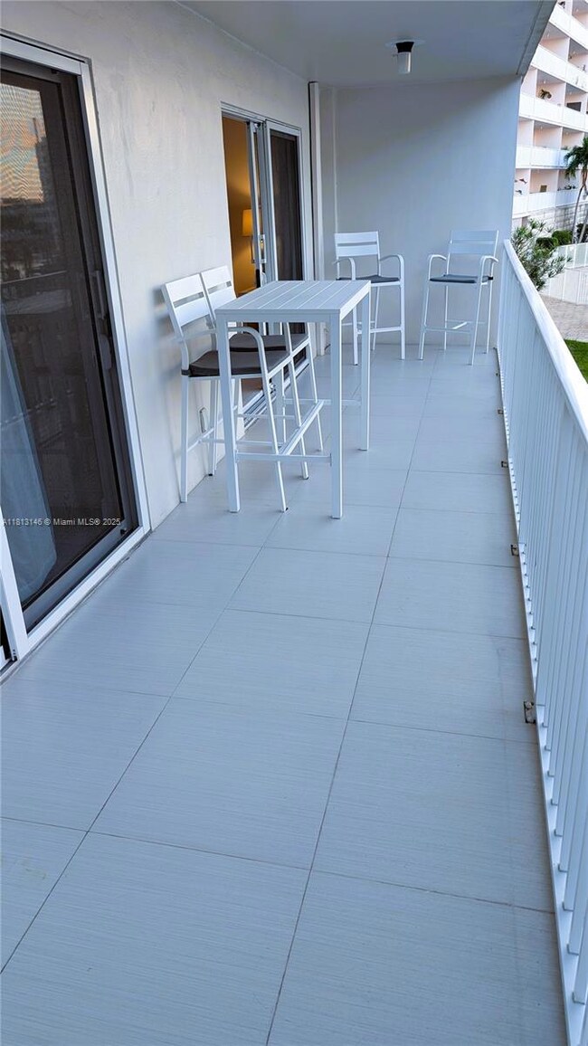 Oversized balcony