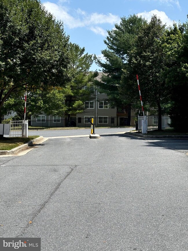 4700 Coyle Rd unit 402, Owings Mills, MD 21117 - photo 2