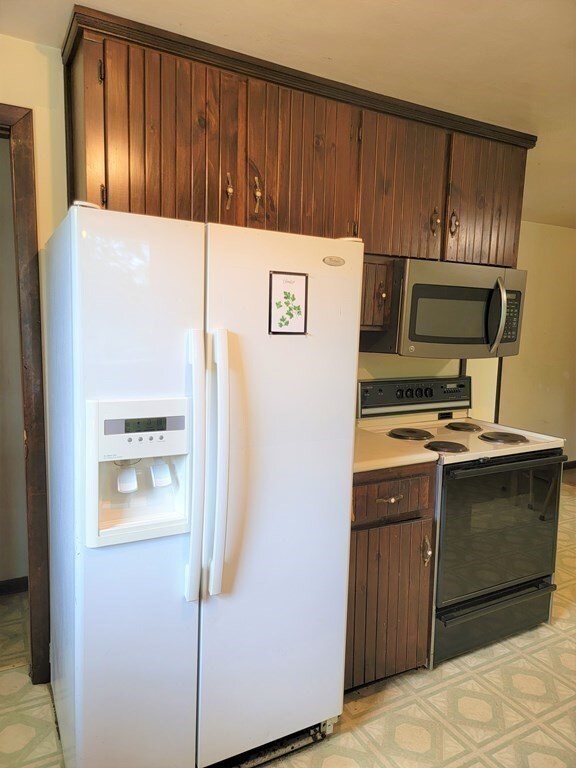 112 Roy St, Ludlow, MA 01056 - photo 5