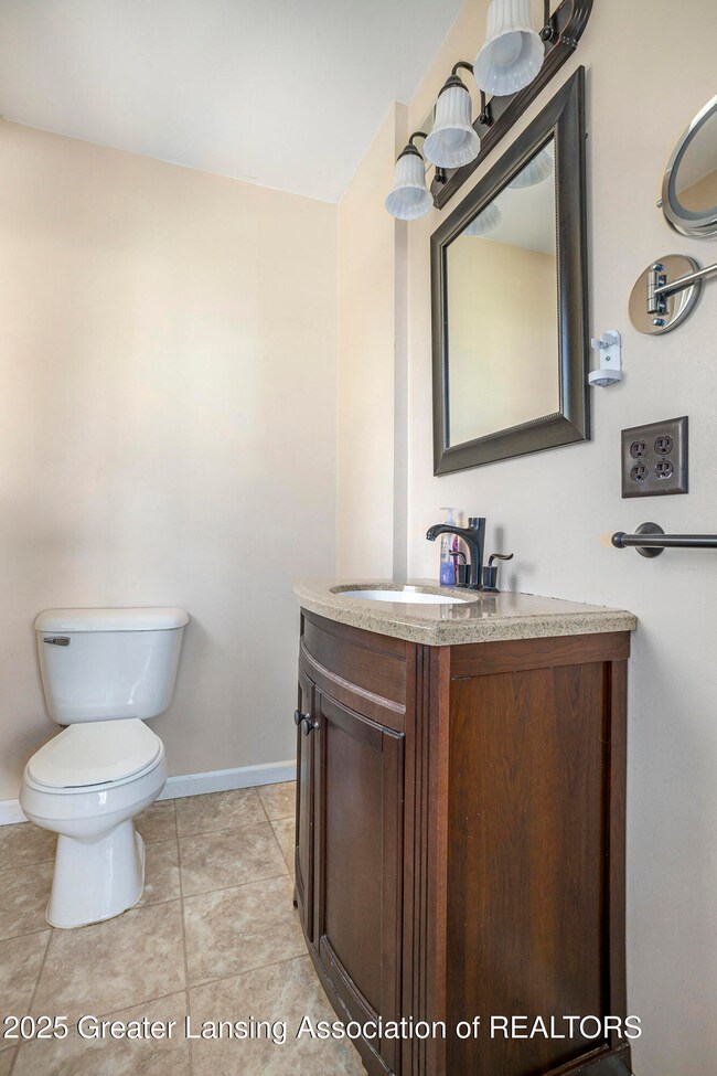 7319 E 5 Point Hwy, Eaton Rapids, MI 48827 - photo 6