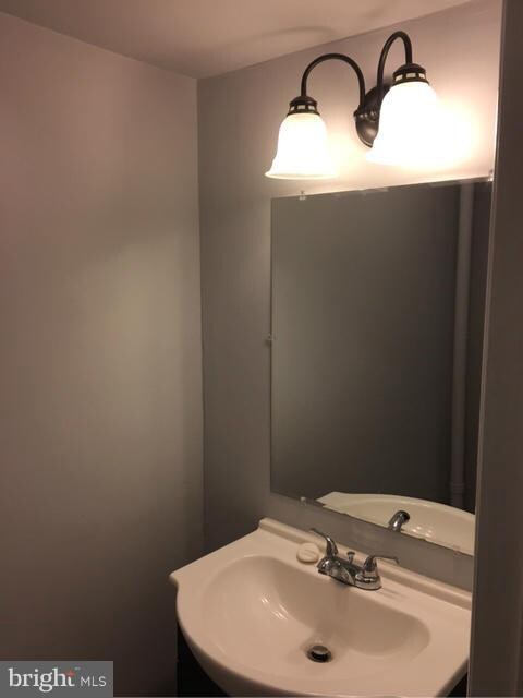 5940 Saint Moritz Dr, Temple Hills, MD 20748 - photo 6