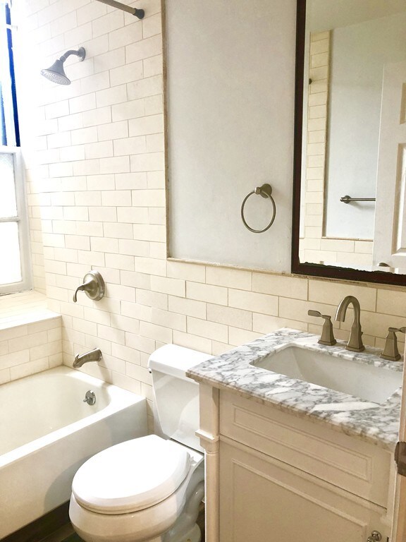 201 Thorndike St unit 1-02, Lowell, MA 01852 - photo 4