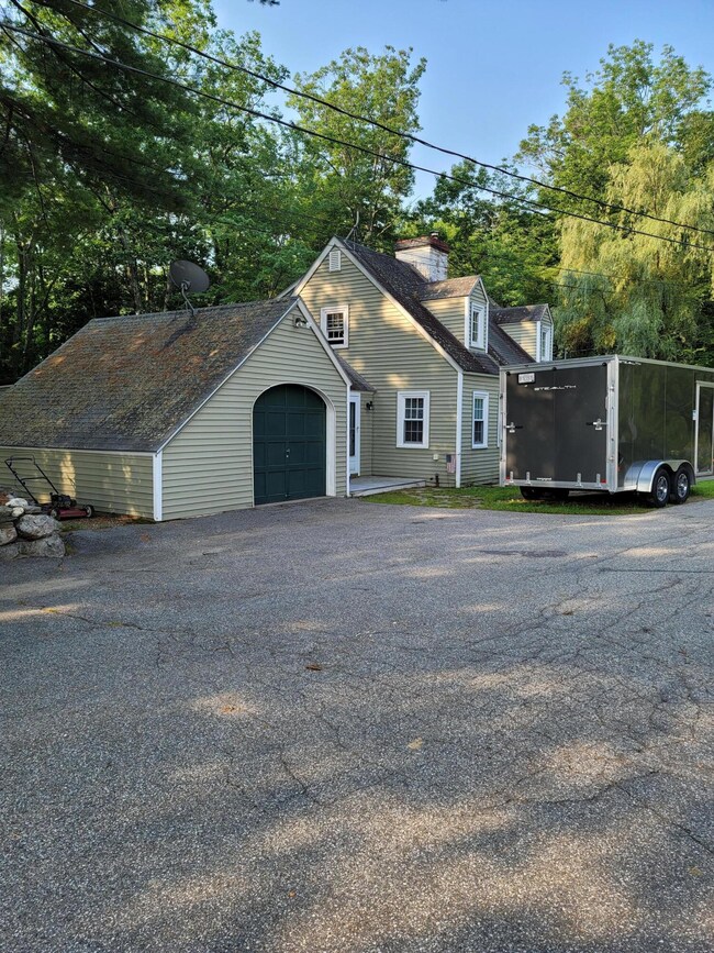 Windsor st Other side view Garage