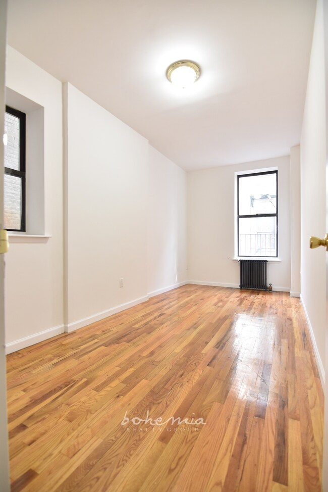 141 W 113th St unit 4A, New York, NY 10026 - photo 2