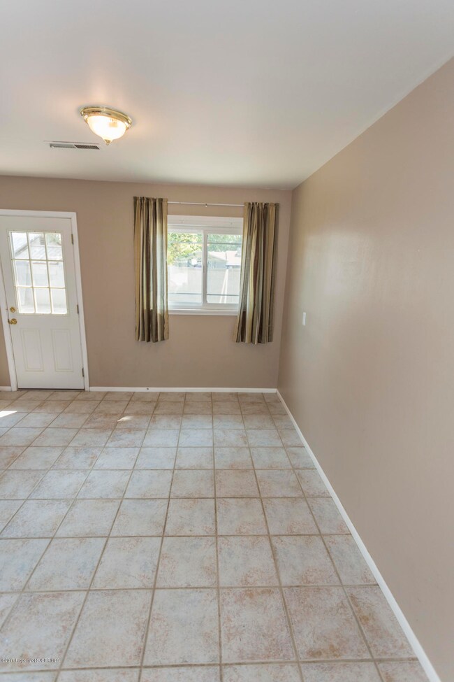 703 crestview new 02