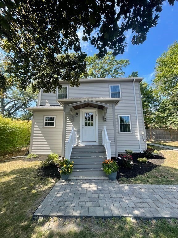 7 Dana Rd, West Roxbury, MA 02132 - photo 2