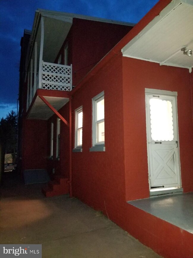 123 N 2nd St, Columbia, PA 17512 - photo 5