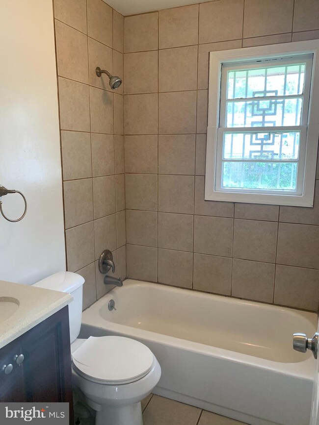 2517 Hughes Rd, Adelphi, MD 20783 - photo 4