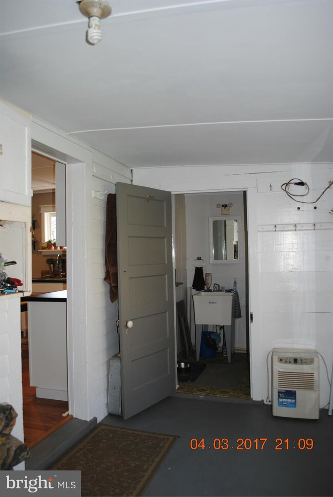 5138 Skinners Neck Rd, Rock Hall, MD 21661 - photo 7