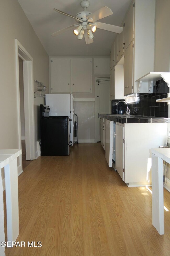 3023 Altura Ave, El Paso, TX 79930 - photo 6