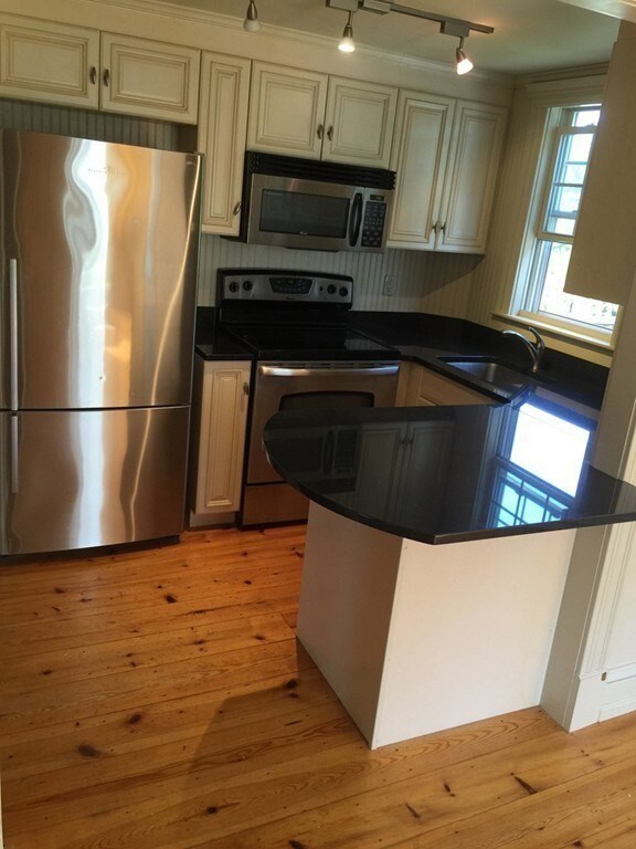 9 Charles St unit 2, Newburyport, MA 01950 - photo 6