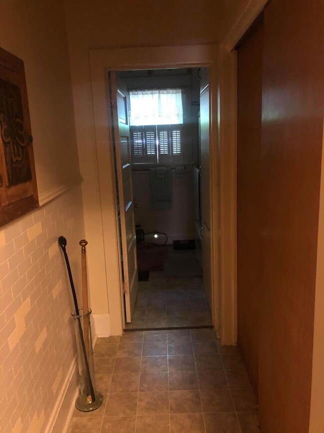 1709 S Maple 5