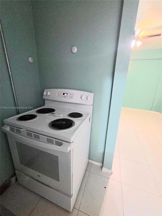 3411 N 72nd Way unit 1, Hollywood, FL 33024 - photo 6