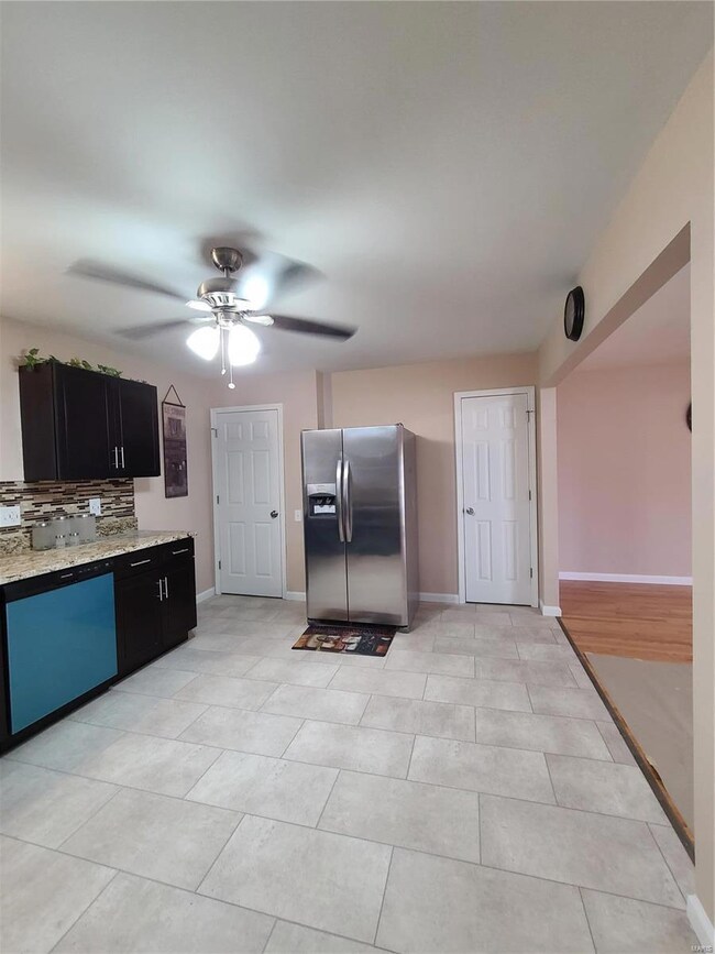 2690 Dove Dr, Florissant, MO 63031 - photo 5