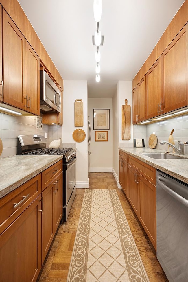 10 E End Ave unit 4A, New York, NY 10075 - photo 7