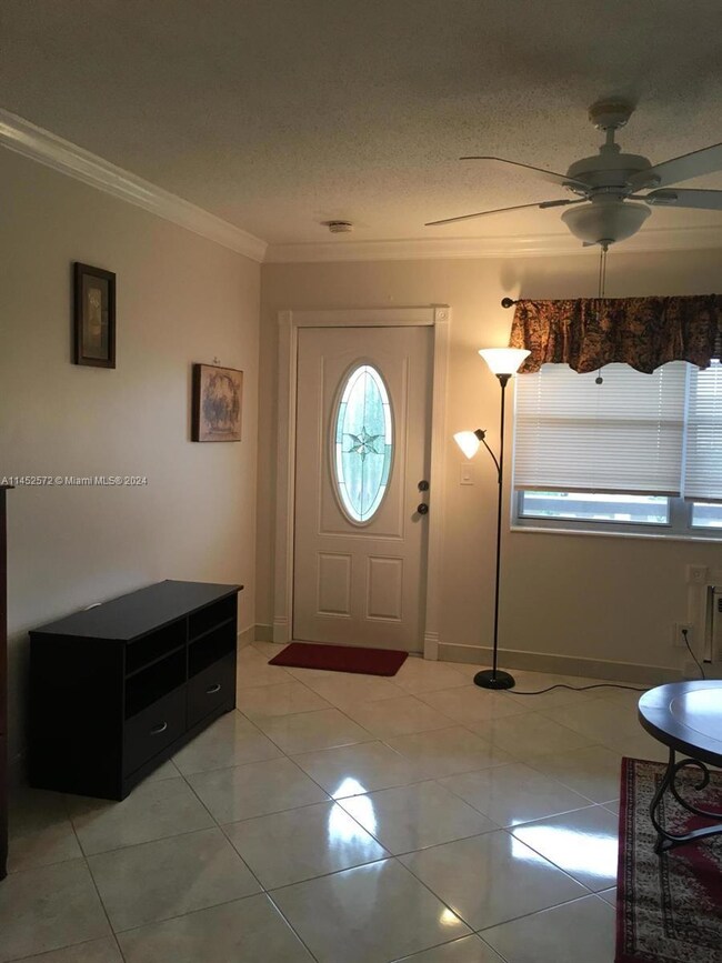 190 Salisbury H unit 190, West Palm Beach, FL 33417 - photo 2