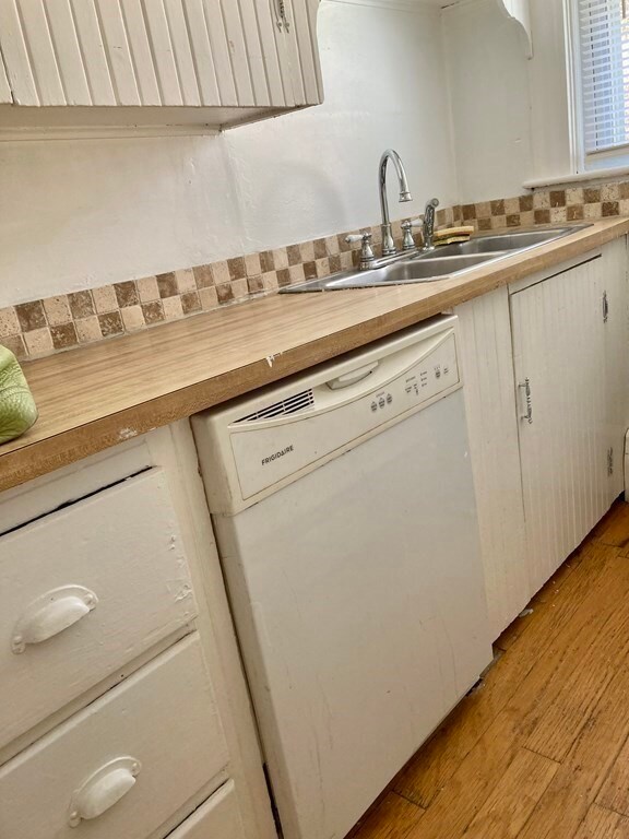 211 Mount Saint Charles Ave unit 2, Woonsocket, RI 02895 - photo 6