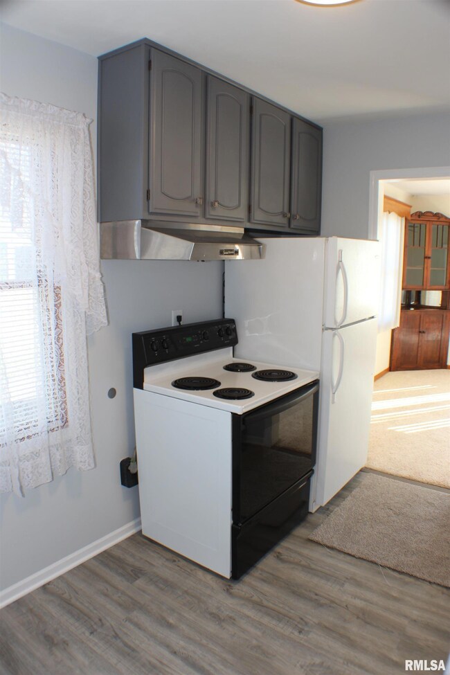 3014 W 71st St, Davenport, IA 52806 - photo 7