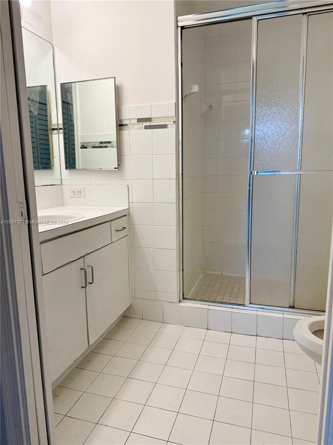 2011 Renaissance Blvd unit 103, Miramar, FL 33025 - photo 5