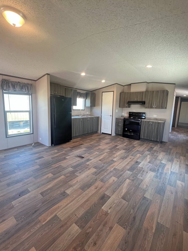 2301 SW Sheridan Rd unit 3, Lawton, OK 73505 - photo 2