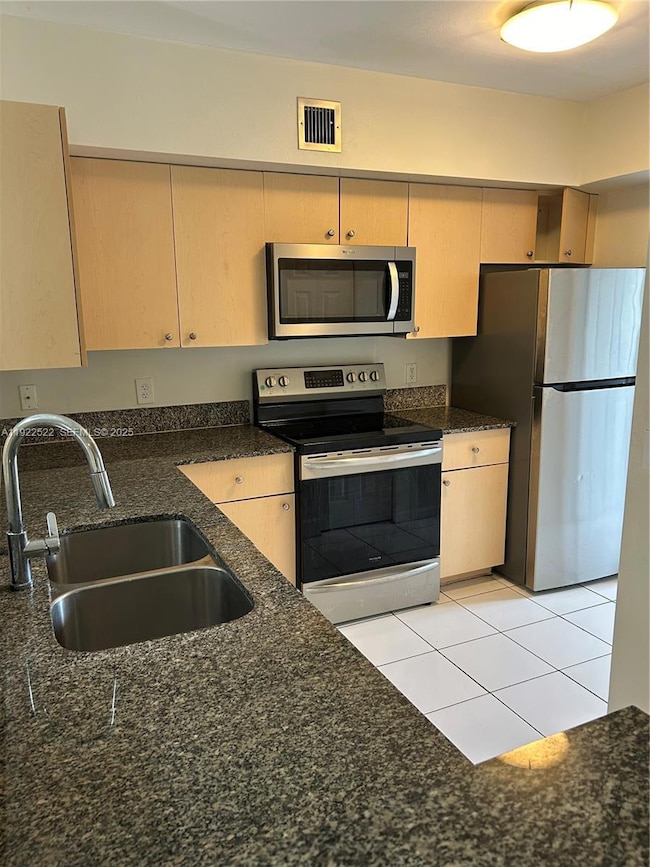 2494 Centergate Dr unit 302, Miramar, FL 33025 - photo 2