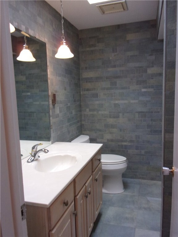 Beautiful main bathroom done with imported tiles f
