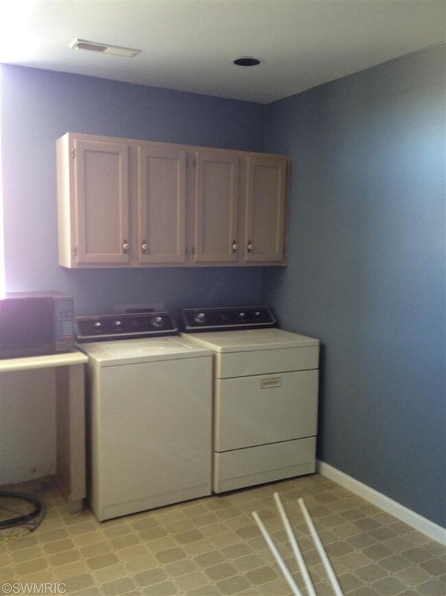 415 Main St unit 3, St. Joseph, MI 49085 - photo 4