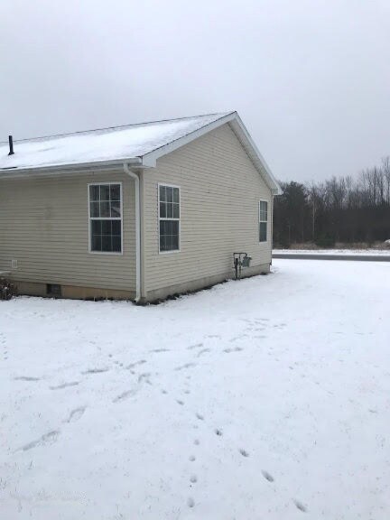 608 Jeffrey St, Reed City, MI 49677 - photo 4