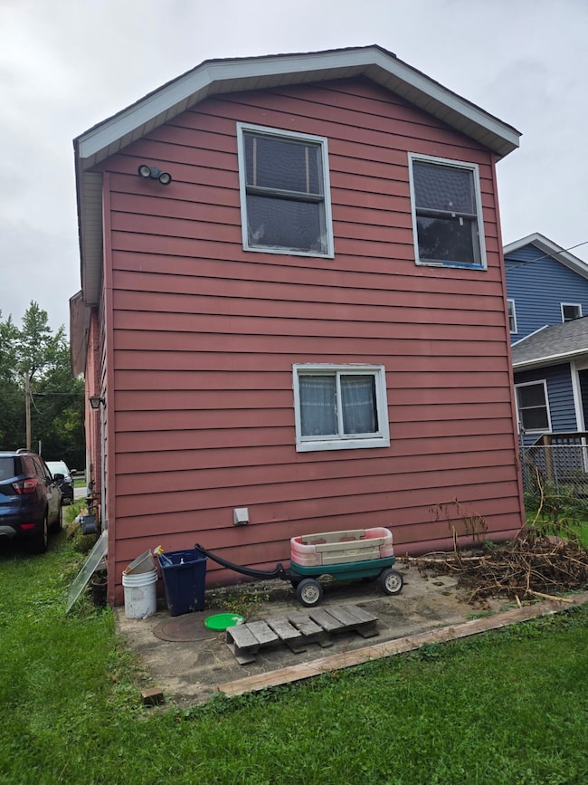 1026 Lillian St, Hobart, IN 46342 - photo 2