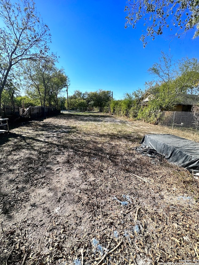 618 N San Gabriel Ave, San Antonio, TX 78228 - photo 3