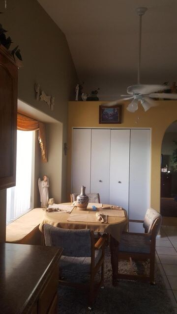Eating area in kitchen
