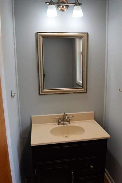 Main Floor 1/2 bath