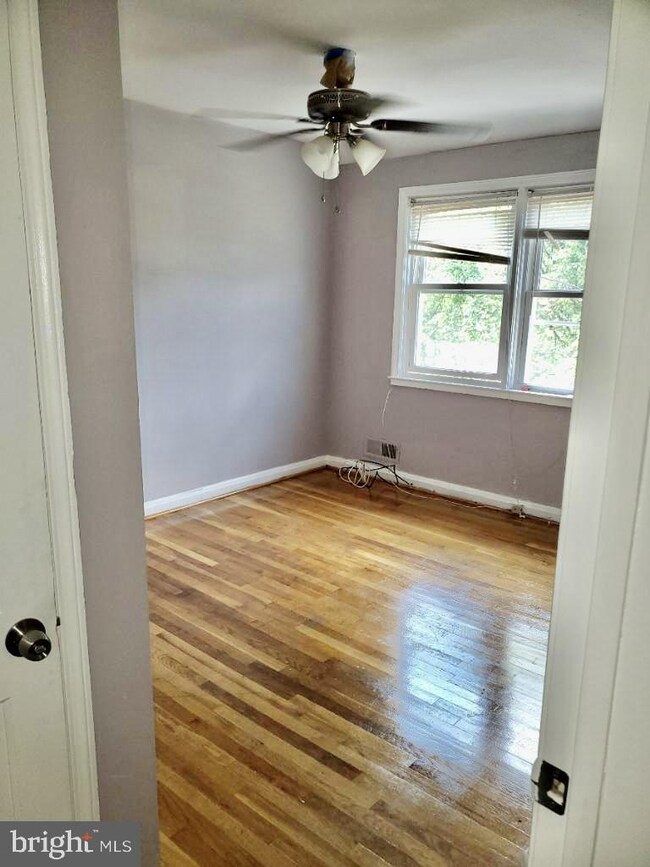 6210 Falkirk Rd, Baltimore, MD 21239 - photo 4