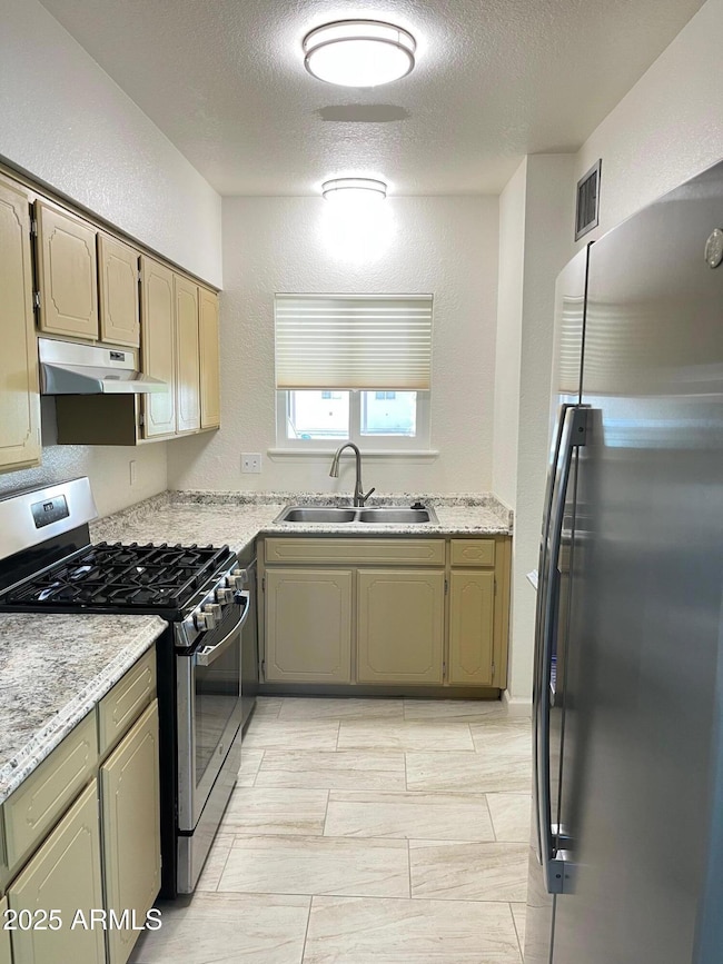 1936 Paseo de La Luna unit 16, Sierra Vista, AZ 85635 - photo 3