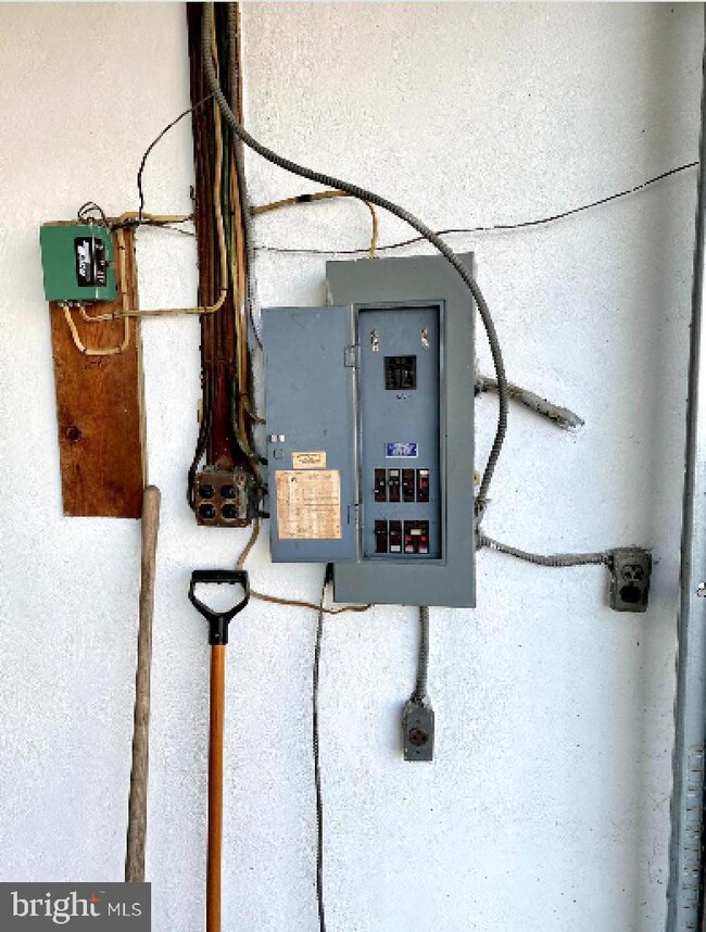 10 Wolfenden Ave, Collingdale, PA 19023 - photo 5