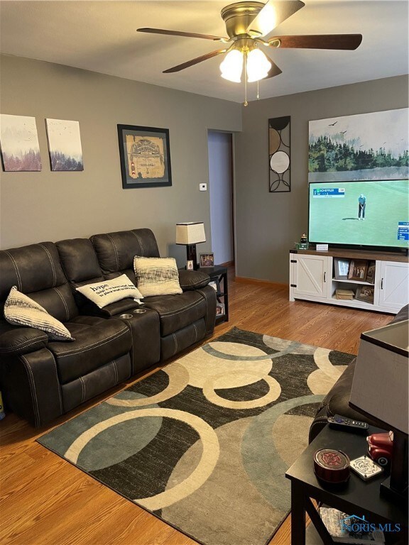 711 Winfield Ave, Findlay, OH 45840 - photo 2