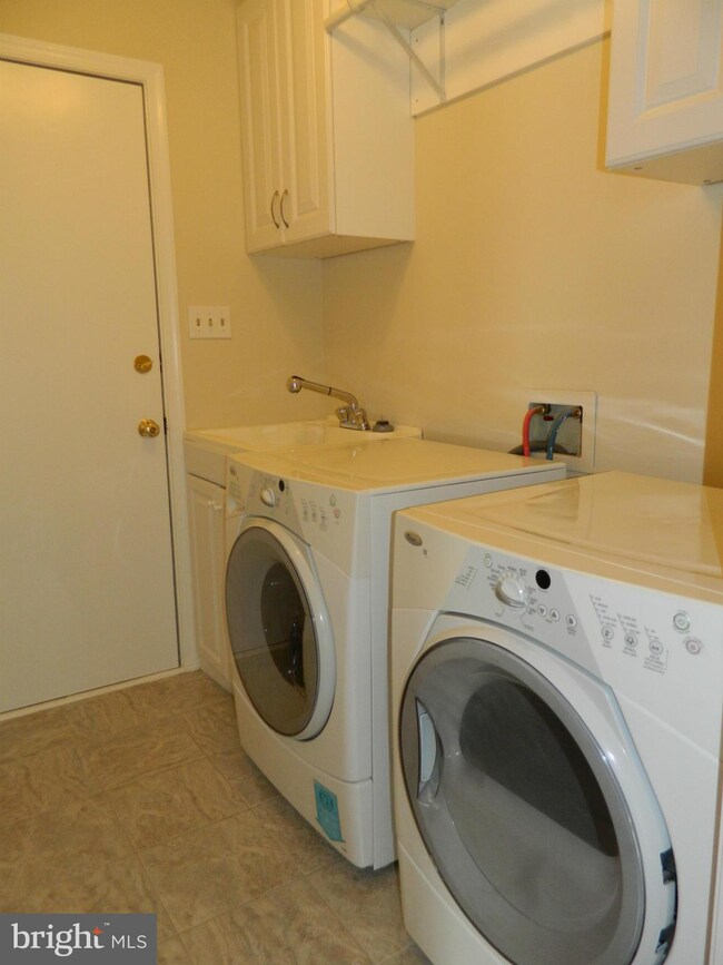 16292 Aspen Trail Ct, Triangle, VA 22172 - photo 5